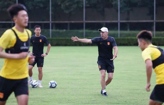 国产福利萌白酱喷水视频铁牛
